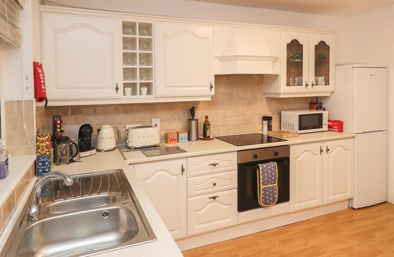 Two Bedroom Townhouse In The Heart Of Dungarvan Dungarvan  Exterior photo