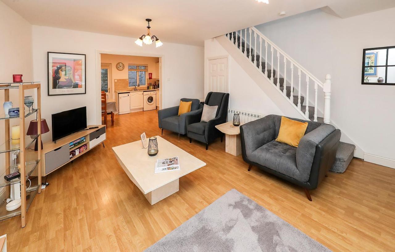 Two Bedroom Townhouse In The Heart Of Dungarvan Dungarvan  Exterior photo