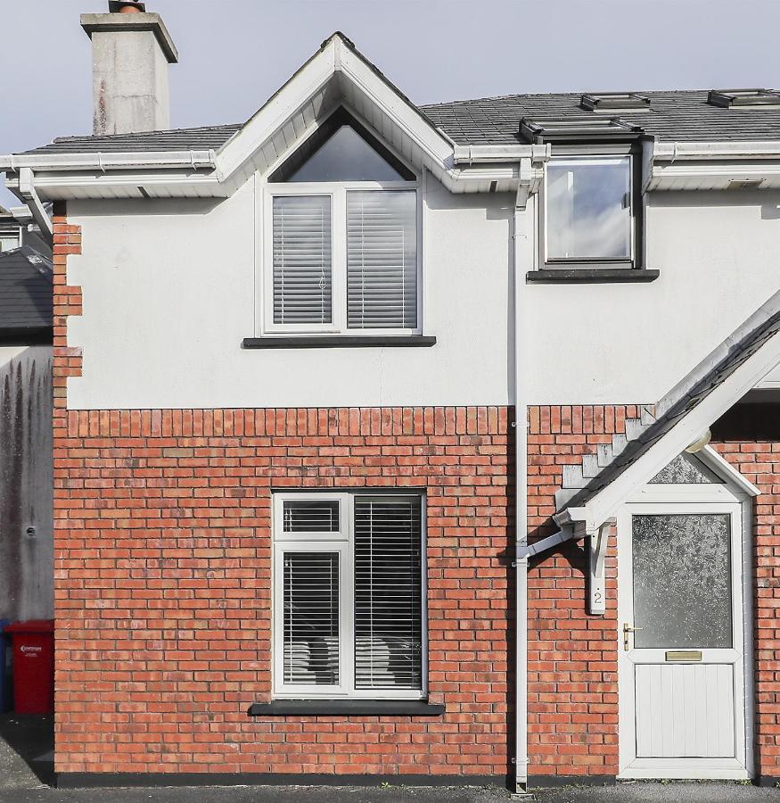 Two Bedroom Townhouse In The Heart Of Dungarvan Dungarvan  Exterior photo
