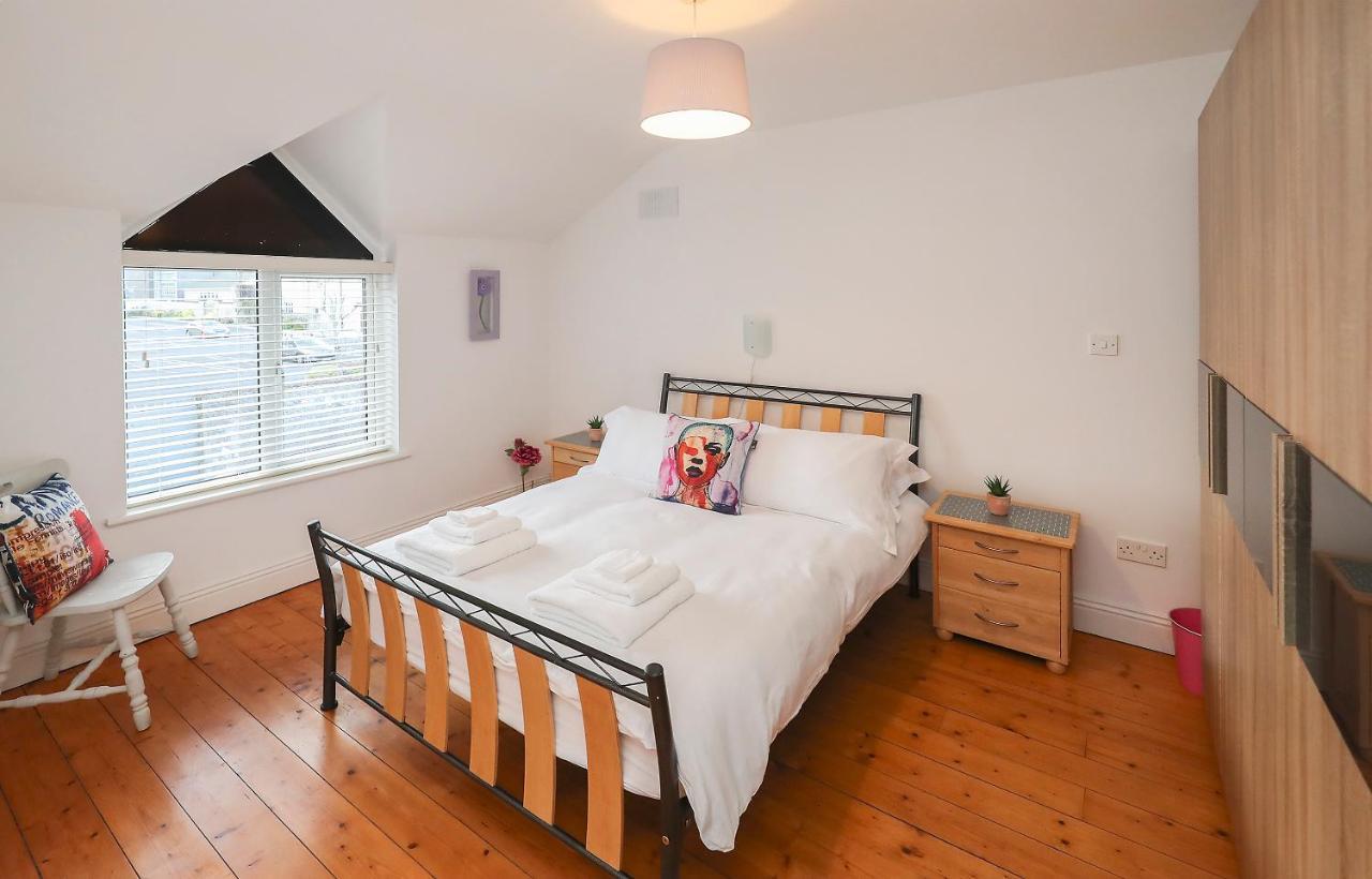 Two Bedroom Townhouse In The Heart Of Dungarvan Dungarvan  Exterior photo